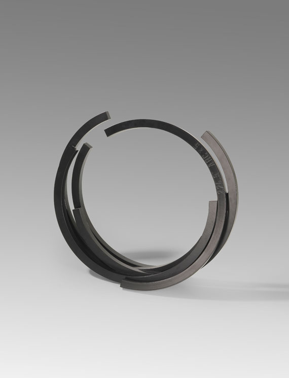 Bernar Venet - 224.5° Arc x 5