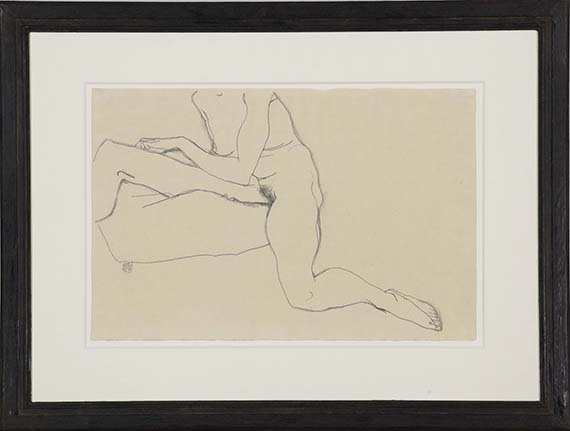 Egon Schiele - Sitzendes Mädchen mit ausgestrecktem Arm und Bein